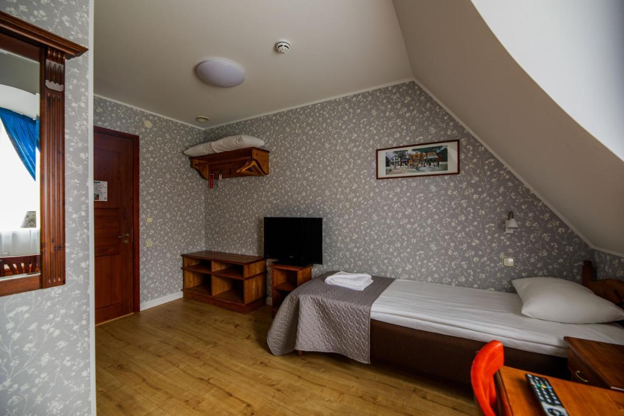 Hotel Saka Manor Extérieur photo